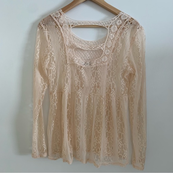 Charlotte Russe Lacey crochet top - size L (fits like medium) - soft blush pink - Picture 3 of 4